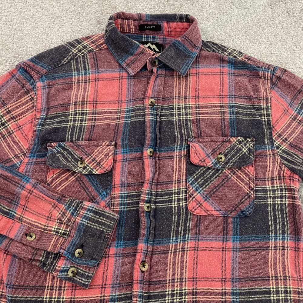 Massive Outdoor Men Small Slim Fit Red Navy Plaid Button-down Flannel Cabin Fall